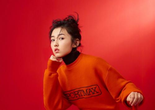 連帽衛(wèi)衣怎么疊 紅色衛(wèi)衣搭配什么裙子 連帽衛(wèi)衣怎么疊 紅色衛(wèi)衣搭配什么裙子