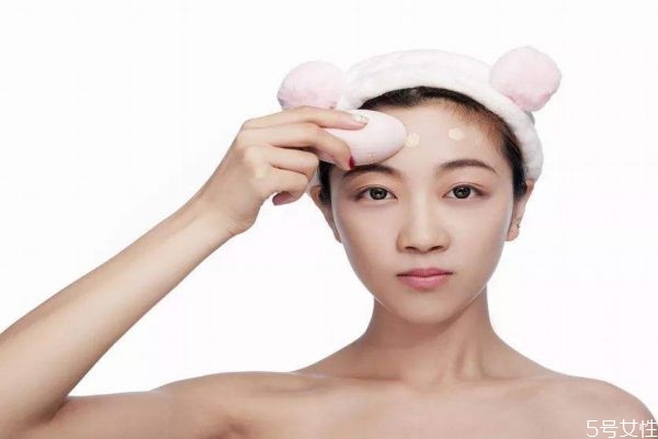 美妝蛋第一次要泡水多久 美妝蛋需要泡水嗎 美妝蛋第一次要泡水多久 美妝蛋需要泡水嗎