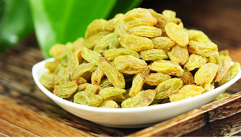 葡萄干怎么吃能補(bǔ)血 葡萄干適合和核桃一起吃嗎 葡萄干怎么吃能補(bǔ)血 葡萄干適合和核桃一起吃嗎
