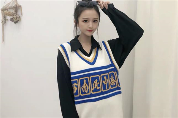 針織馬甲怎么搭配 針織馬甲配什么穿好看 針織馬甲怎么搭配 針織馬甲配什么穿好看