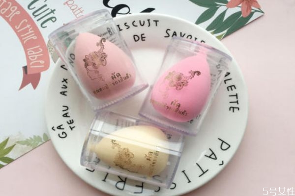 怎么用美妝蛋去上遮瑕 怎么用美妝蛋畫(huà)整張臉 怎么用美妝蛋去上遮瑕 怎么用美妝蛋畫(huà)整張臉