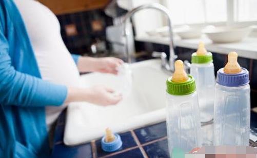 奶瓶可以用洗潔精洗嗎 奶瓶用洗潔精洗好嗎 奶瓶可以用洗潔精洗嗎 奶瓶用洗潔精洗好嗎