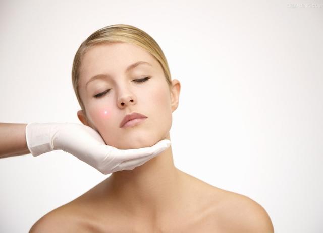 皮膚暗黃是什么原因 皮膚暗黃休息可以改善嗎 皮膚暗黃是什么原因 皮膚暗黃休息可以改善嗎