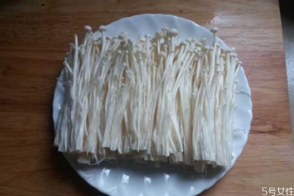 金針菇可以經(jīng)常吃嗎 金針菇怎么做好吃 金針菇可以經(jīng)常吃嗎 金針菇怎么做好吃