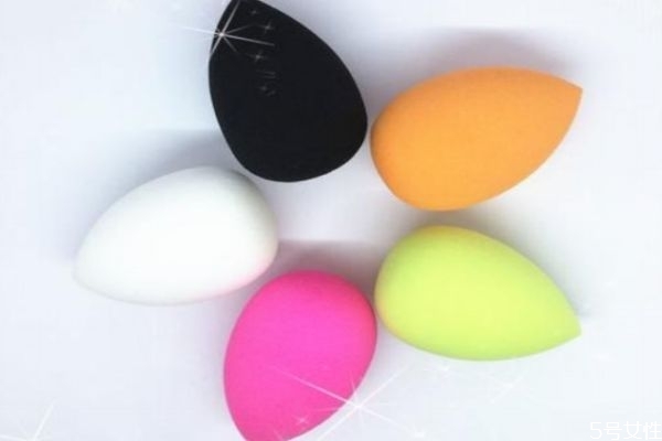 美妝蛋很臟怎么清洗 用什么洗美妝蛋比較好 美妝蛋很臟怎么清洗 用什么洗美妝蛋比較好