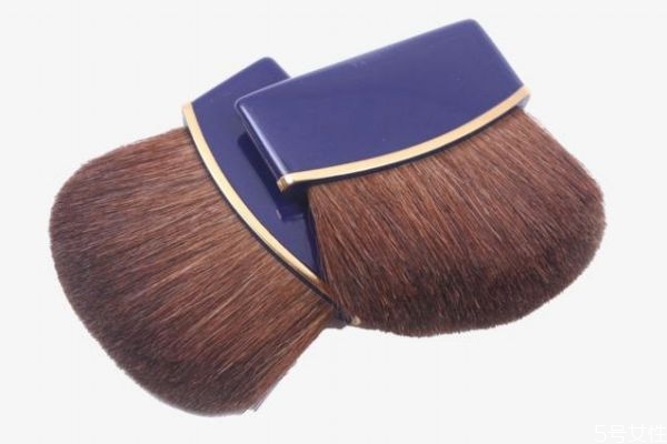 腮紅刷要怎么清潔 腮紅刷的使用方法 腮紅刷要怎么清潔 腮紅刷的使用方法