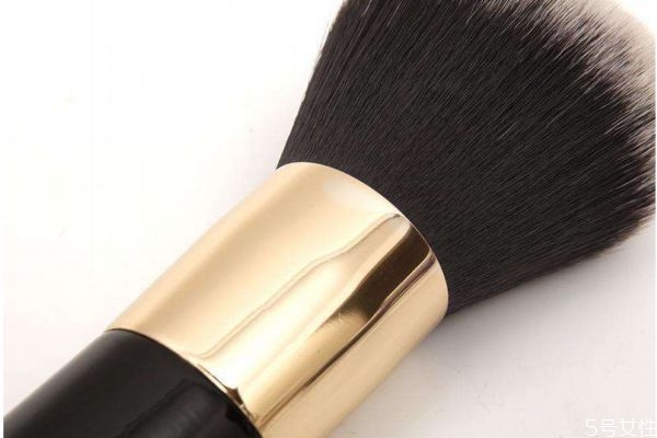 化妝沒有刷子怎么辦 沒有化妝刷怎么辦 化妝沒有刷子怎么辦 沒有化妝刷怎么辦