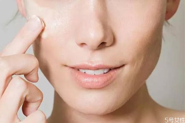 化妝沒有刷子怎么辦 沒有化妝刷怎么辦 化妝沒有刷子怎么辦 沒有化妝刷怎么辦