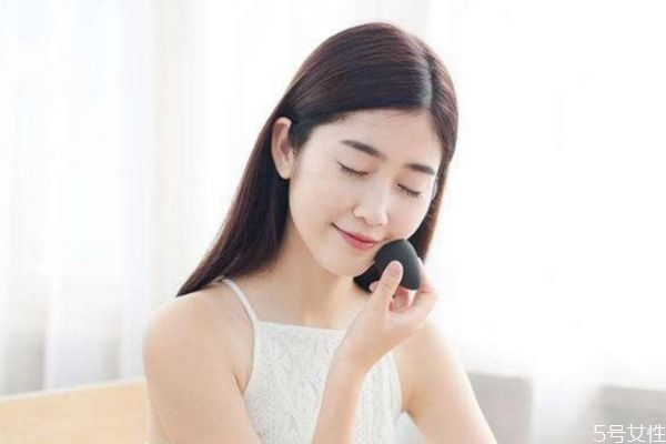 美妝蛋變形了怎么辦 美妝蛋不回彈了怎么回事 美妝蛋變形了怎么辦 美妝蛋不回彈了怎么回事