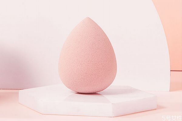 化妝沒有刷子怎么辦 沒有化妝刷怎么辦 化妝沒有刷子怎么辦 沒有化妝刷怎么辦