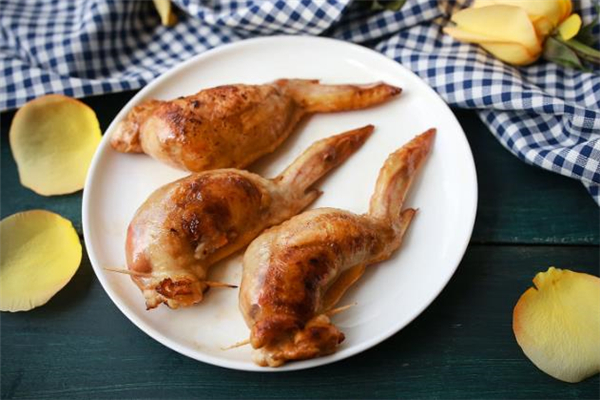 雞翅包飯的做法 雞翅包飯怎么去骨 雞翅包飯的做法 雞翅包飯怎么去骨