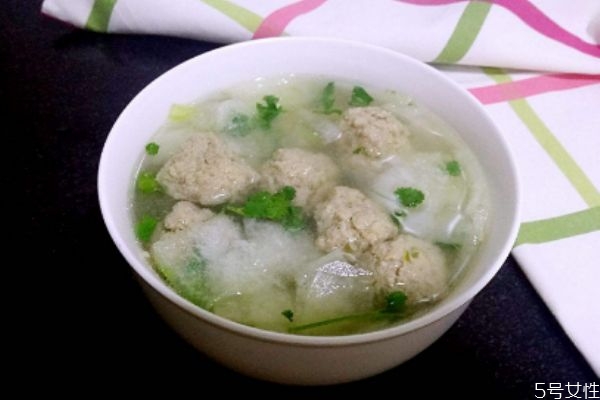 牛肉丸子湯的做法 牛肉丸子湯做法竅門 牛肉丸子湯的做法 牛肉丸子湯做法竅門