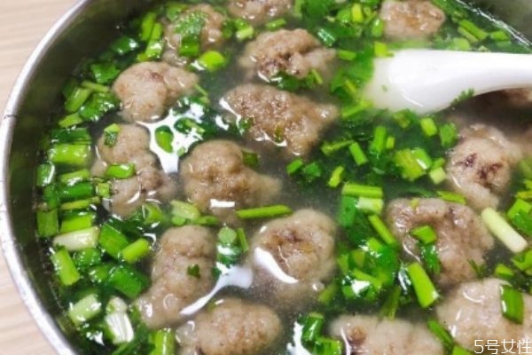 牛肉丸子湯的做法 牛肉丸子湯做法竅門 牛肉丸子湯的做法 牛肉丸子湯做法竅門