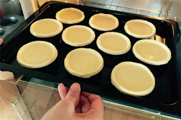 蛋撻液倒多少合適 蛋撻液怎么去腥味 蛋撻液倒多少合適 蛋撻液怎么去腥味