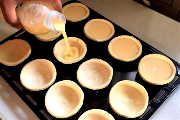 蛋撻液倒多少合適 蛋撻液怎么去腥味 蛋撻液倒多少合適 蛋撻液怎么去腥味
