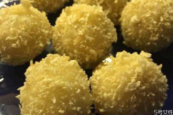 酥炸湯圓怎么做好吃 酥炸湯圓的簡單做法 酥炸湯圓怎么做好吃 酥炸湯圓的簡單做法