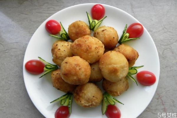 酥炸湯圓怎么做好吃 酥炸湯圓的簡單做法 酥炸湯圓怎么做好吃 酥炸湯圓的簡單做法