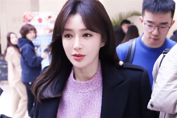 八字劉海在家怎么吹出來 直發(fā)能剪八字劉海嗎 八字劉海在家怎么吹出來 直發(fā)能剪八字劉海嗎