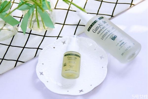 化妝水和爽膚水一樣嗎 化妝水和水乳霜順序 化妝水和爽膚水一樣嗎 化妝水和水乳霜順序