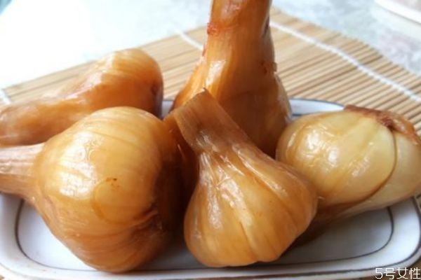 糖醋蒜應(yīng)該怎么泡 糖醋蒜一般要泡多久 糖醋蒜應(yīng)該怎么泡 糖醋蒜一般要泡多久