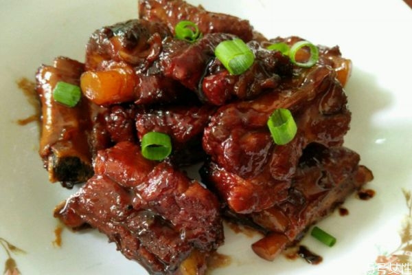 糖醋排骨可以用白糖代替冰糖嗎 糖醋排骨可以用白醋嗎 糖醋排骨可以用白糖代替冰糖嗎 糖醋排骨可以用白醋嗎