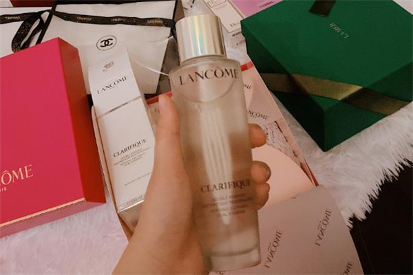 蘭蔻極光水成分 蘭蔻極光水適合什么皮膚 蘭蔻極光水成分 蘭蔻極光水適合什么皮膚