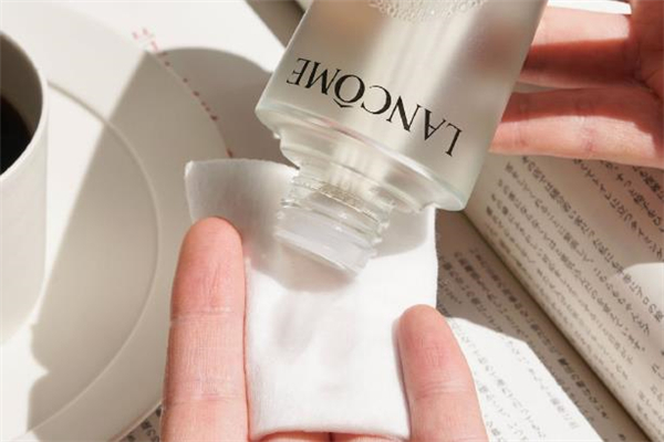 蘭蔻極光水成分 蘭蔻極光水適合什么皮膚 蘭蔻極光水成分 蘭蔻極光水適合什么皮膚