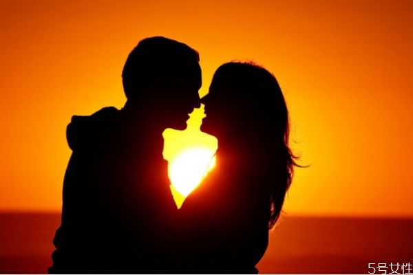 老公生氣了說什么哄他 老公生氣了哄他的話 老公生氣了說什么哄他 老公生氣了哄他的話