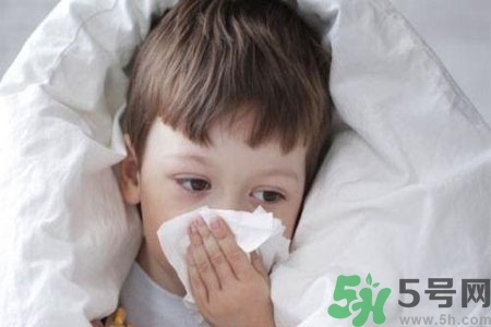 怎么樣用生理鹽水清洗鼻腔？用生理鹽水清理鼻腔的方法？