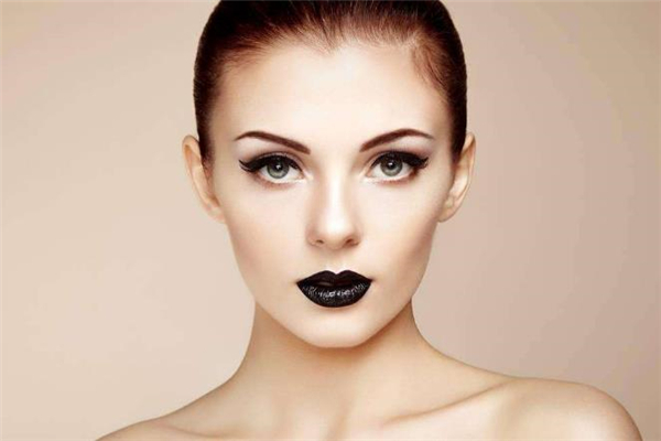 紋眼線補(bǔ)色隔多久 紋眼線補(bǔ)色眼睛腫嗎 紋眼線補(bǔ)色隔多久 紋眼線補(bǔ)色眼睛腫嗎