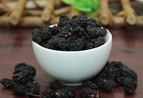 桑葚子的藥用價(jià)值 桑葚子的功效與作用 桑葚子的藥用價(jià)值 桑葚子的功效與作用