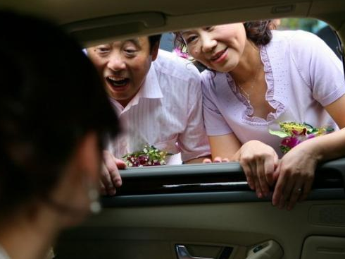 遠(yuǎn)嫁有彩禮沒嫁妝丟人嗎 遠(yuǎn)嫁女方來去幾個人 遠(yuǎn)嫁有彩禮沒嫁妝丟人嗎 遠(yuǎn)嫁女方來去幾個人