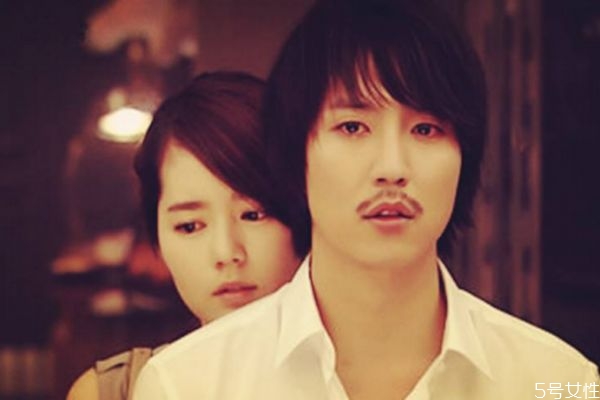 愛情中什么最傷人 愛情中最遠的距離是什么 愛情中什么最傷人 愛情中最遠的距離是什么