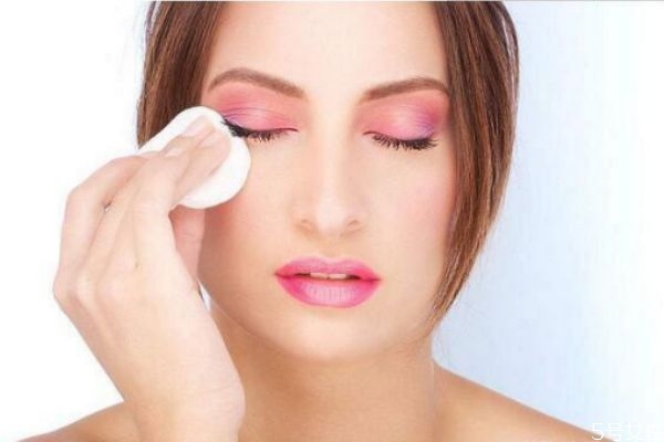 卸完妝還用洗面奶嗎 卸完妝還用洗臉嗎 卸完妝還用洗面奶嗎 卸完妝還用洗臉嗎