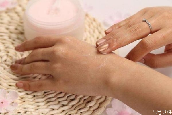 卸完妝還用洗面奶嗎 卸完妝還用洗臉嗎 卸完妝還用洗面奶嗎 卸完妝還用洗臉嗎