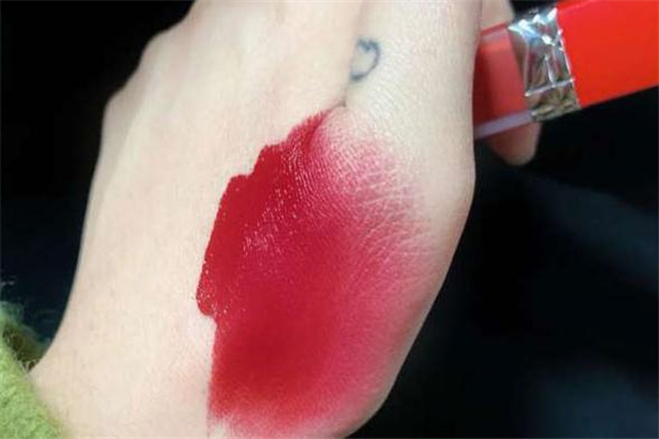 迪奧紅管唇釉哪個顏色好看 迪奧紅管唇釉有哪些顏色 迪奧紅管唇釉哪個顏色好看 迪奧紅管唇釉有哪些顏色