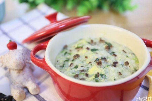 寶寶多大吃輔食 寶寶輔食一天吃幾次 寶寶多大吃輔食 寶寶輔食一天吃幾次