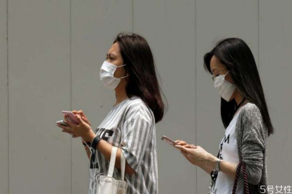 一次性口罩可以戴兩三個(gè)嗎 口罩戴多了有好處嗎 一次性口罩可以戴兩三個(gè)嗎 口罩戴多了有好處嗎