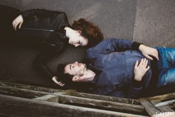 怎么對付嫌你煩的老公 對付男人故意不接電話 怎么對付嫌你煩的老公 對付男人故意不接電話