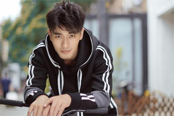 定位燙一般什么價(jià)位 理發(fā)店定位燙多少錢 定位燙一般什么價(jià)位 理發(fā)店定位燙多少錢