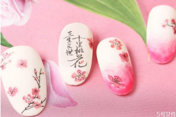 2020最美美甲花朵樣式 美甲花朵怎么畫好看 2020最美美甲花朵樣式 美甲花朵怎么畫好看