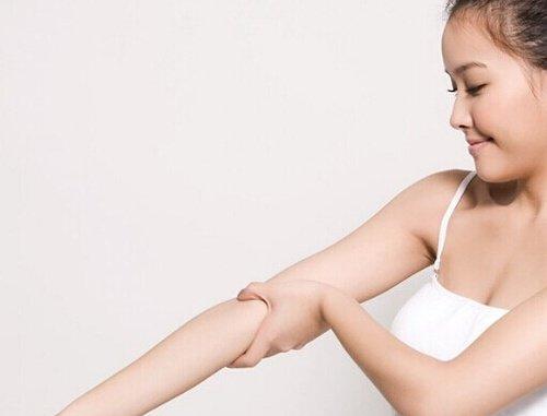 手臂水腫是什么原因 怎么消除手臂水腫 手臂水腫是什么原因 怎么消除手臂水腫