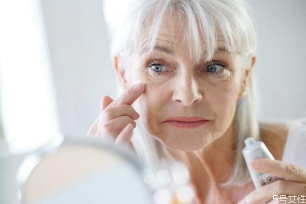 如何減少白頭發(fā) 減少白頭發(fā)的方法有什么 如何減少白頭發(fā) 減少白頭發(fā)的方法有什么