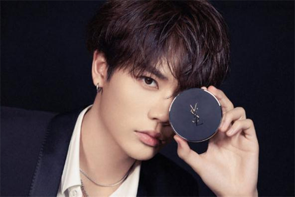 ysl銀氣墊色號(hào) ysl銀氣墊和羽毛氣墊區(qū)別 ysl銀氣墊色號(hào) ysl銀氣墊和羽毛氣墊區(qū)別