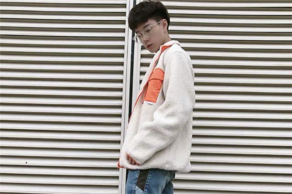 羊羔絨外套什么顏色好看 羊羔絨外套流行什么顏色 羊羔絨外套什么顏色好看 羊羔絨外套流行什么顏色