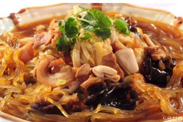 豬肉燉粉條怎么做好吃 豬肉燉粉條的簡單做法 豬肉燉粉條怎么做好吃 豬肉燉粉條的簡單做法
