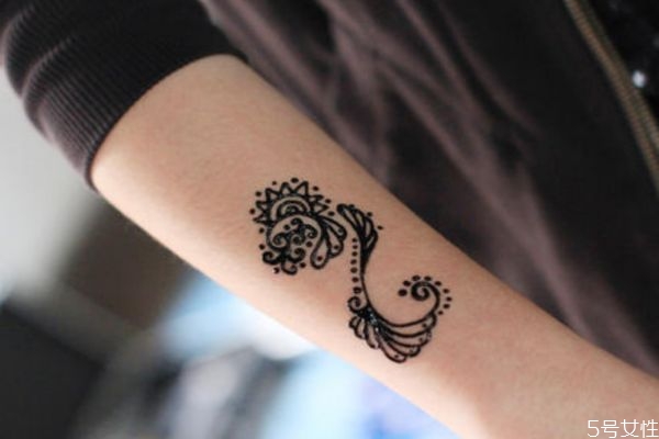 紋身掉皮期間怎樣保養(yǎng) 紋身前后有什么注意 紋身掉皮期間怎樣保養(yǎng) 紋身前后有什么注意