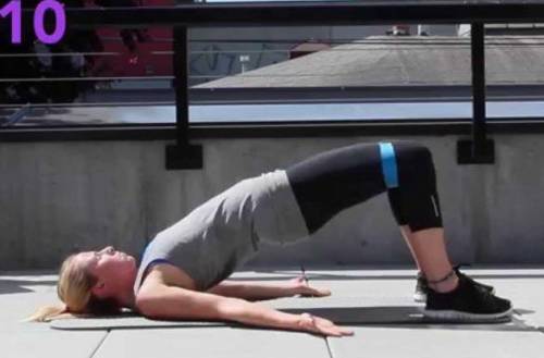 健身球如何提臀 提臀小技巧有哪些 健身球如何提臀 提臀小技巧有哪些