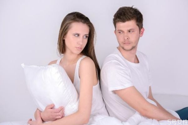 一個(gè)男人撒謊說明什么 對付說假話男人的方法