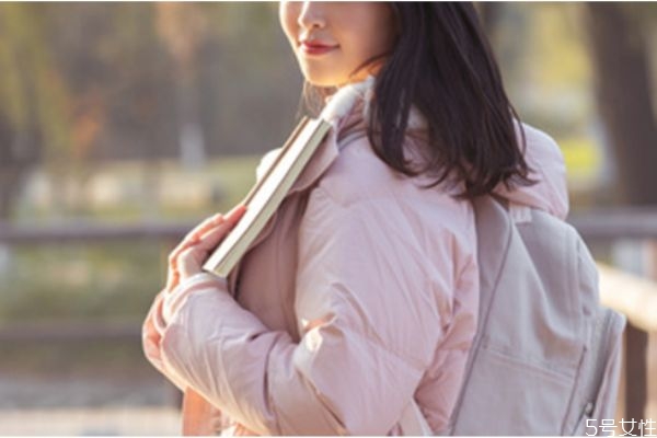 羽絨服可以機洗嗎 羽絨服洗過面料起泡了怎么辦 羽絨服可以機洗嗎 羽絨服洗過面料起泡了怎么辦